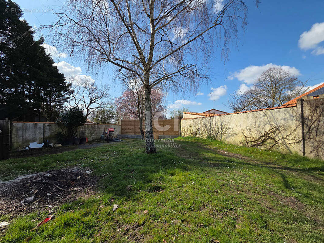 Terrain à LA CHEVROLIERE