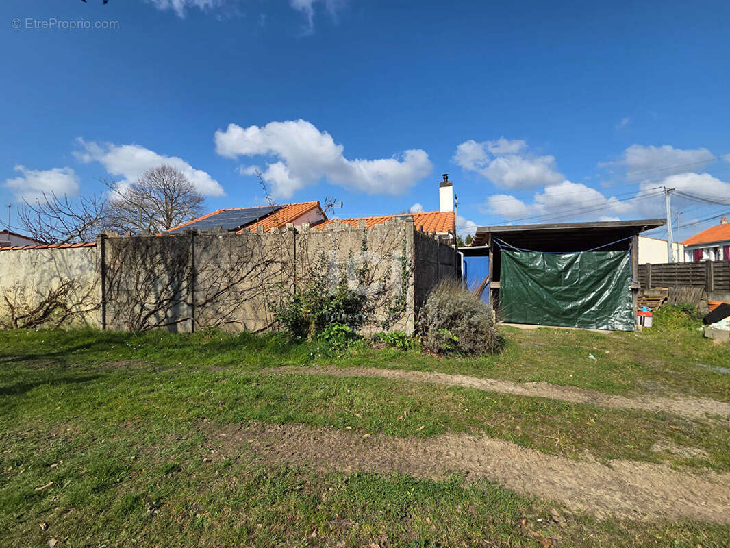 Terrain à LA CHEVROLIERE