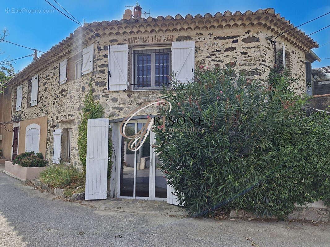 Appartement à SIX-FOURS-LES-PLAGES