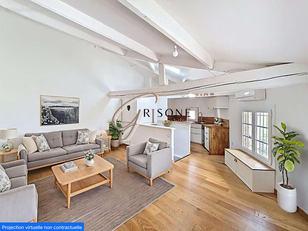 Appartement à SIX-FOURS-LES-PLAGES