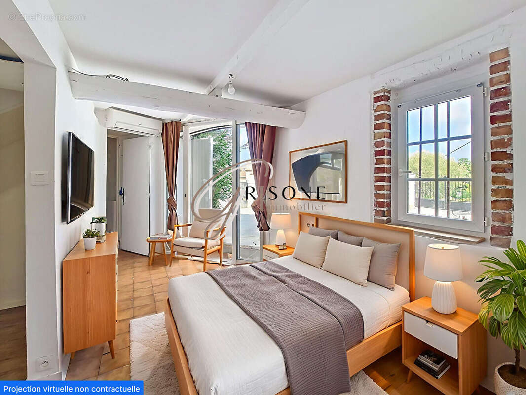 Appartement à SIX-FOURS-LES-PLAGES