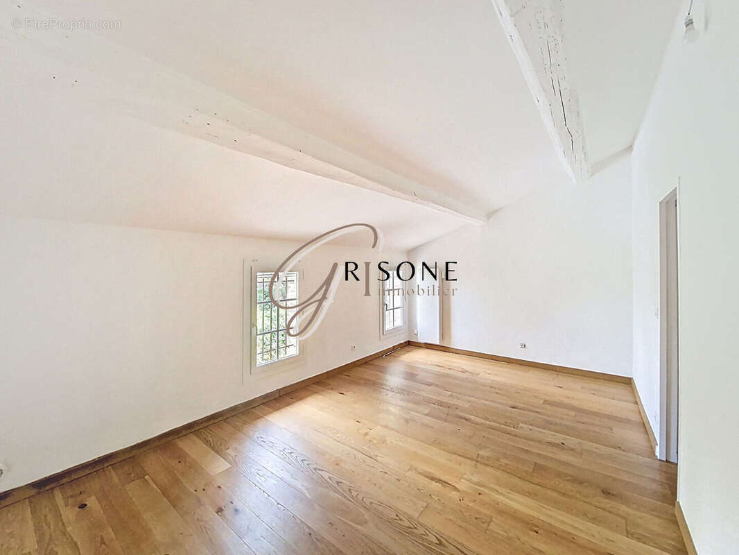 Appartement à SIX-FOURS-LES-PLAGES