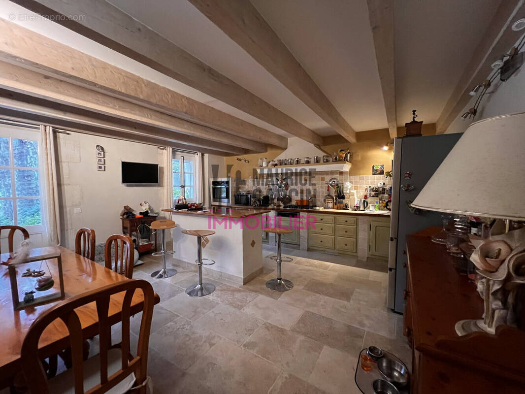 Mas avec 5 hectares à Chateaurenard  - Maison à CHATEAURENARD