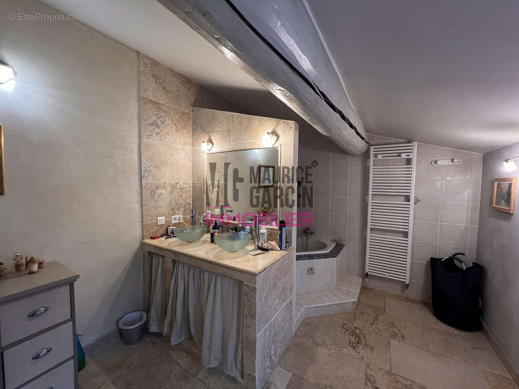 Maison à CHATEAURENARD