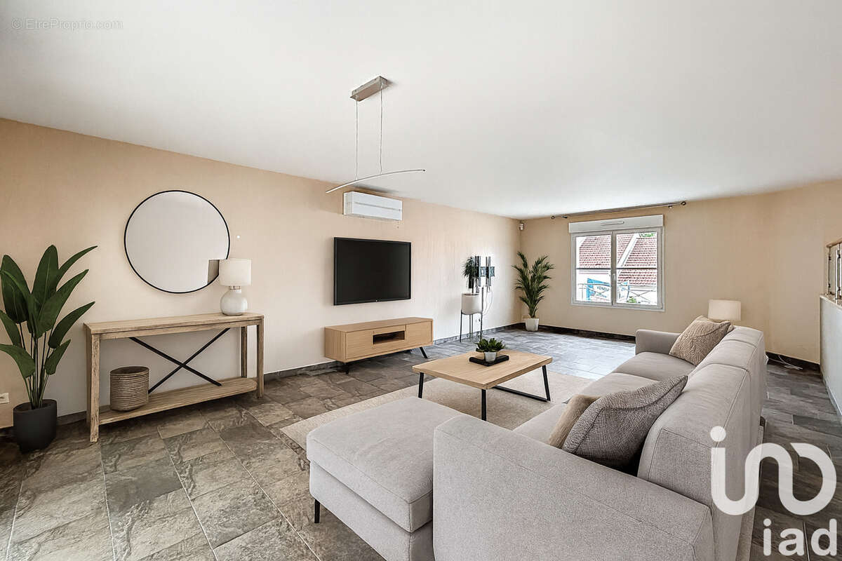 Photo 2 - Maison à AUDUN-LE-ROMAN