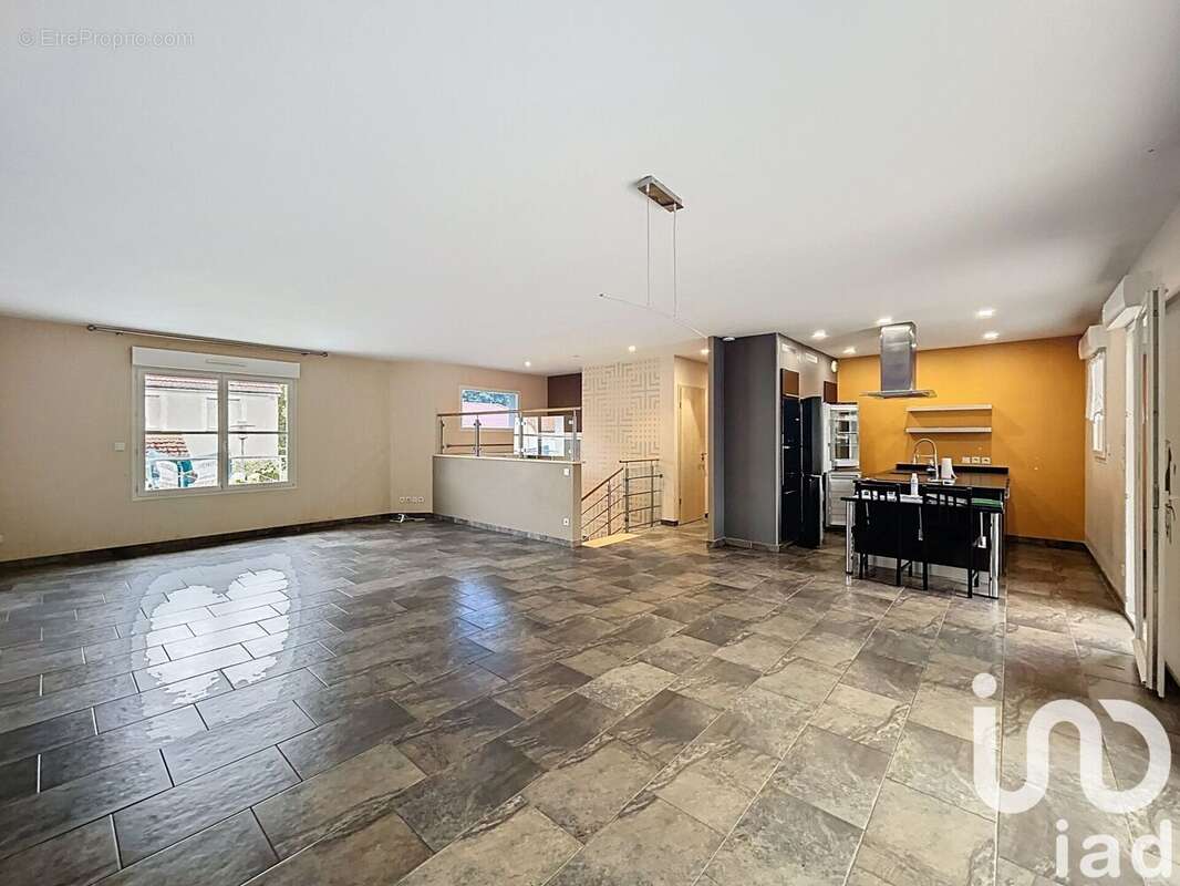 Photo 5 - Maison à AUDUN-LE-ROMAN