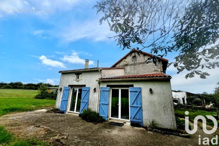 Photo 1 - Maison à CRAVANS