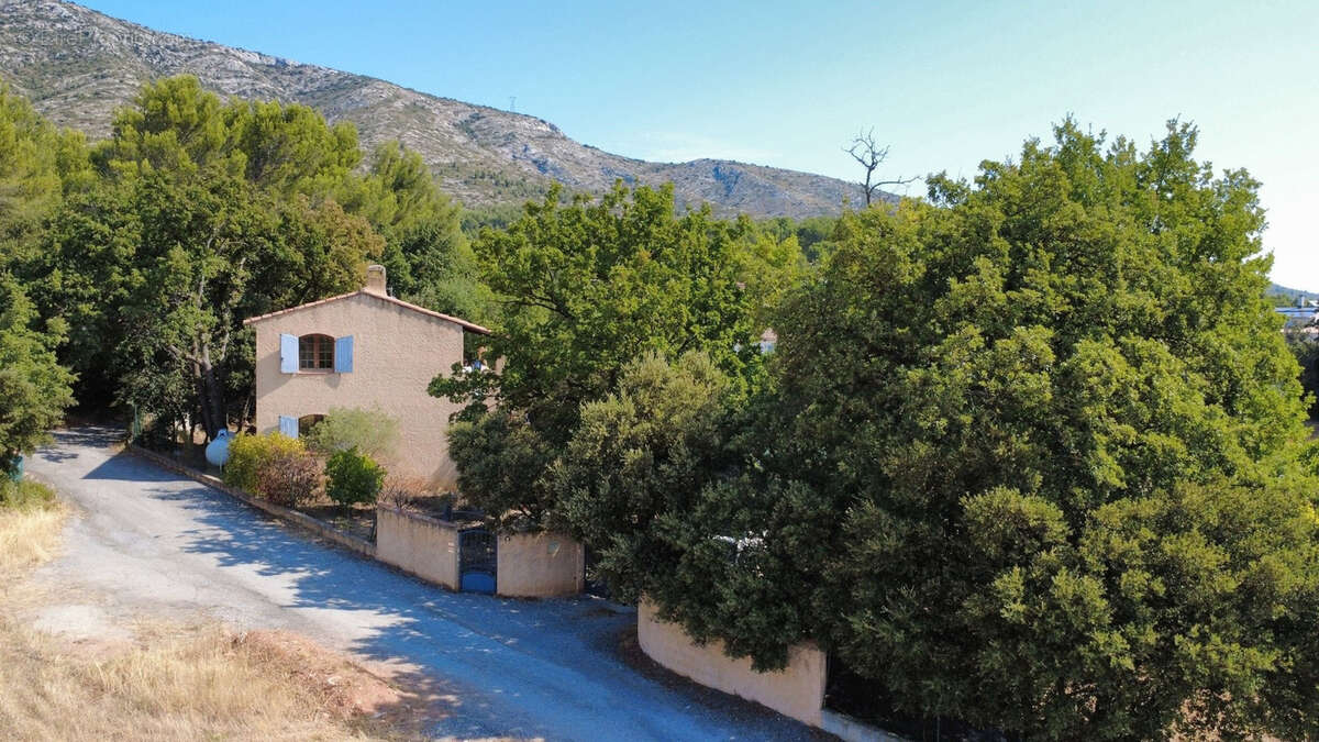 Maison à PUYLOUBIER