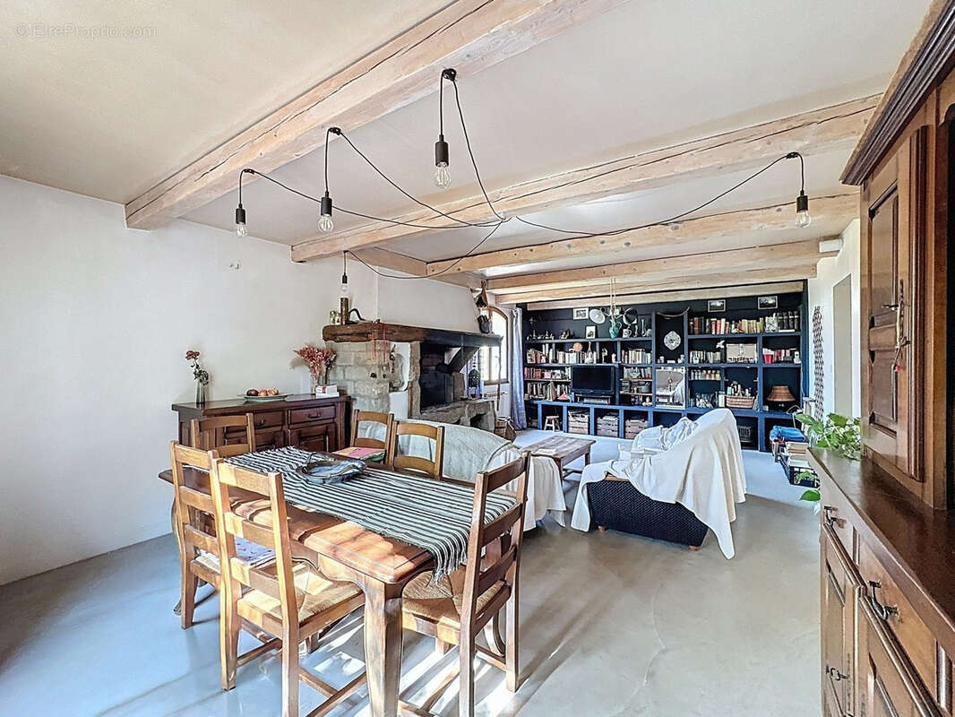 Maison à PUYLOUBIER