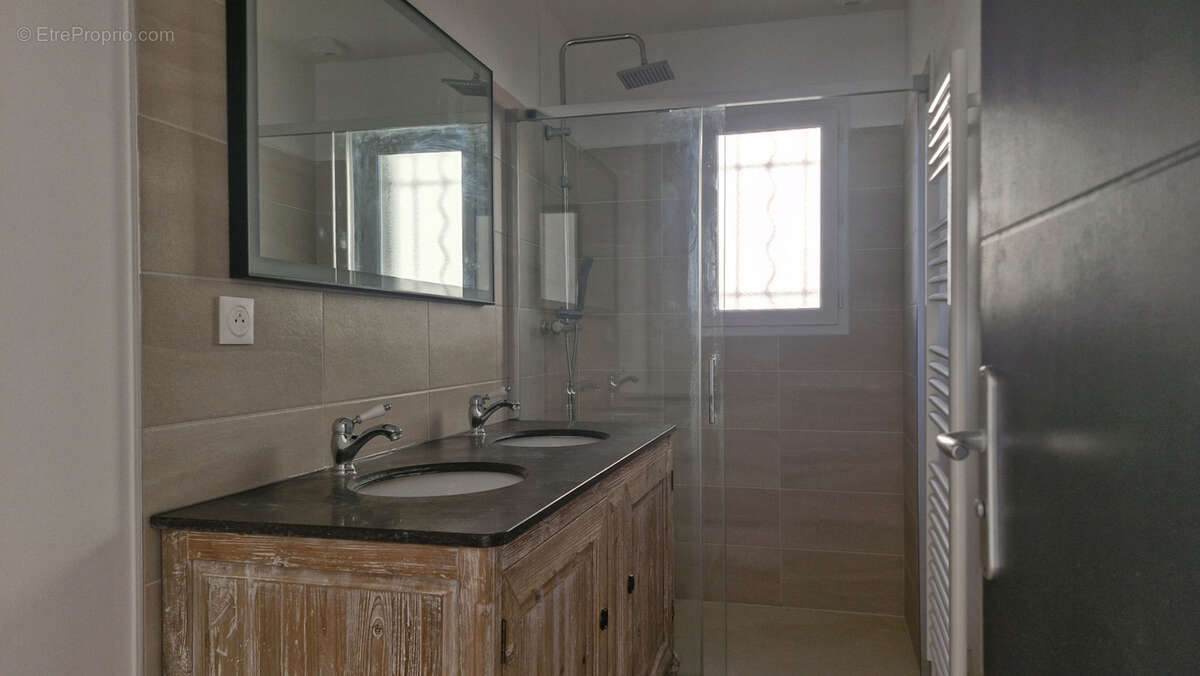 Maison à POURRIERES