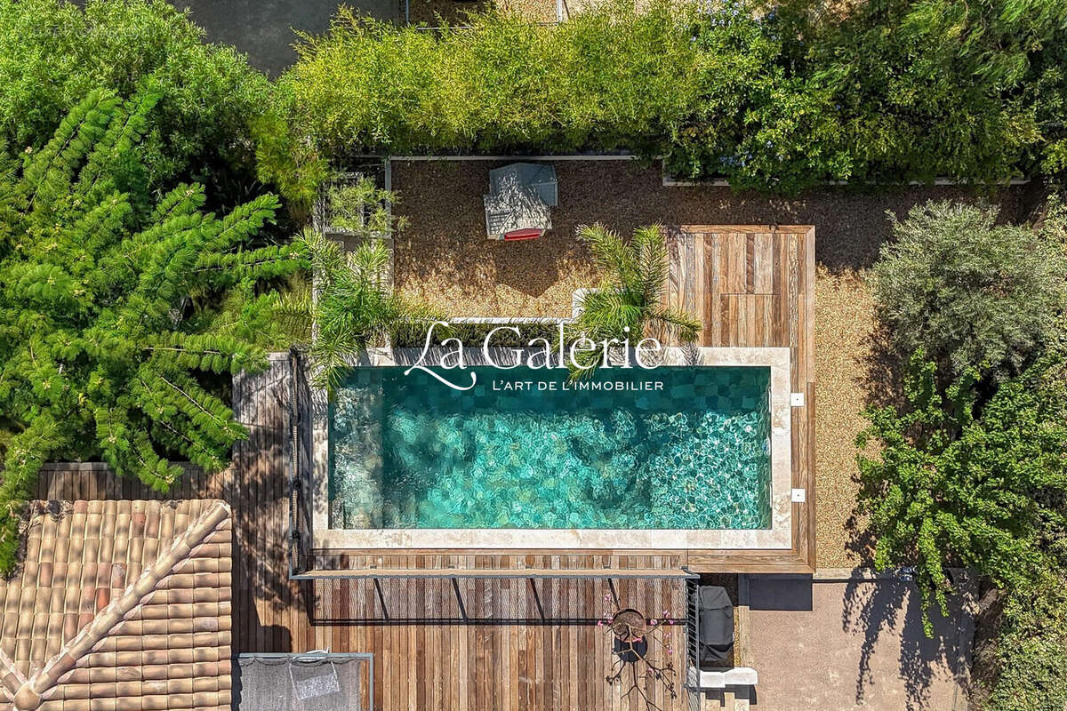 Maison à SAINT-CYR-SUR-MER