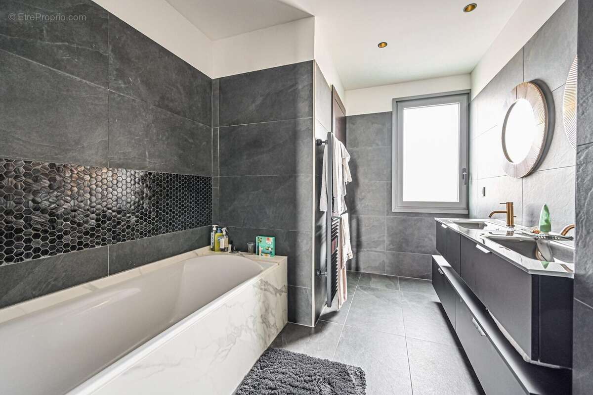 Maison à BONNEUIL-SUR-MARNE