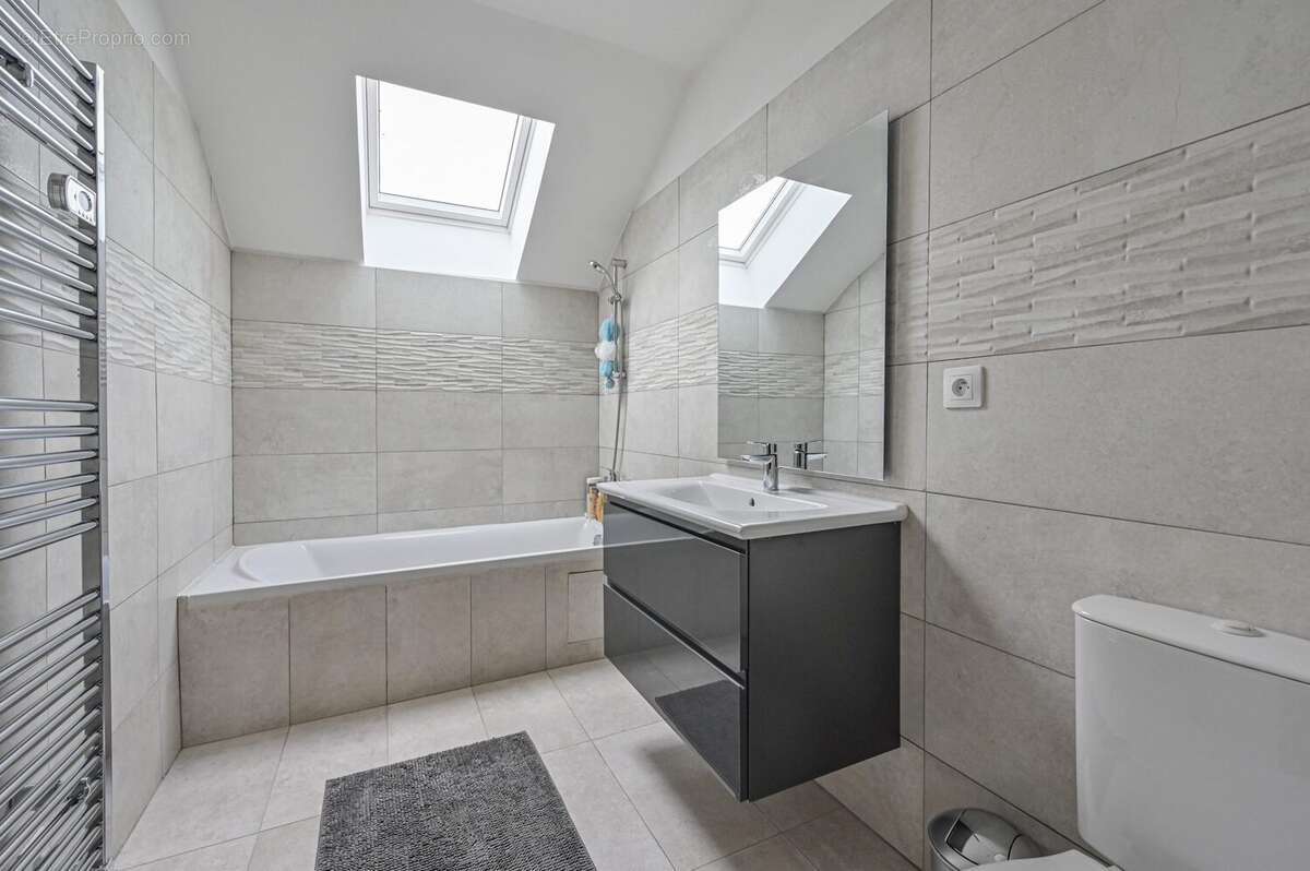 Maison à BONNEUIL-SUR-MARNE