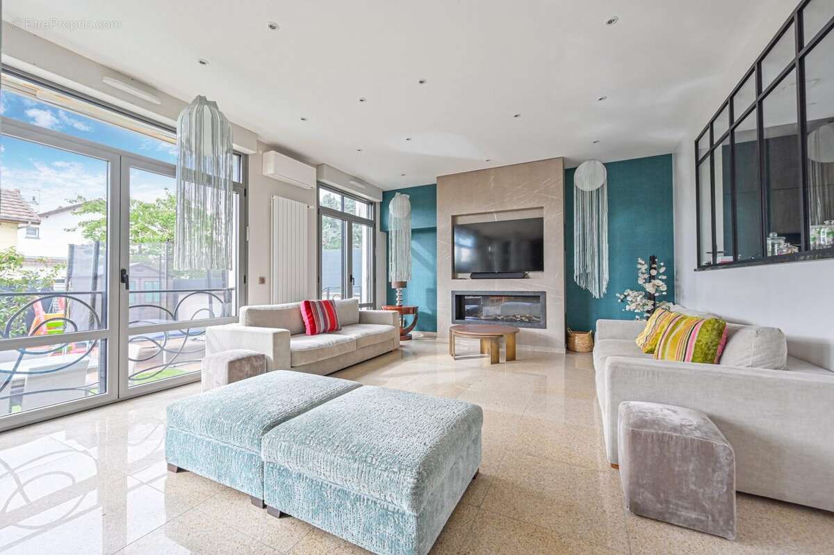 Maison à BONNEUIL-SUR-MARNE