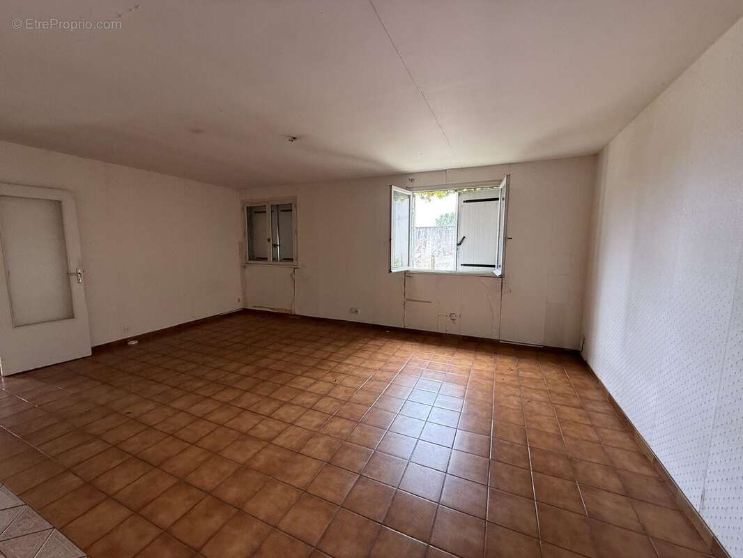 Commerce à JOUE-LES-TOURS