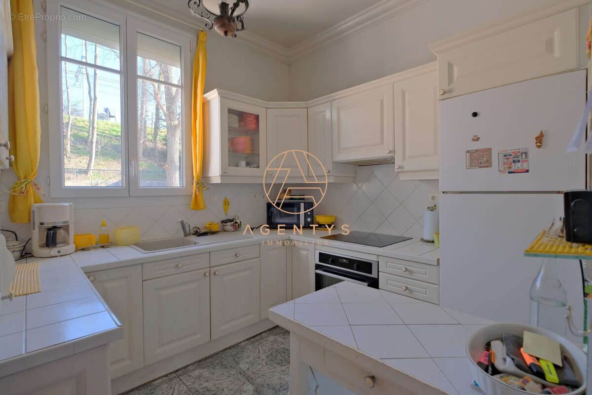 Maison à SAINT-MAUR-DES-FOSSES