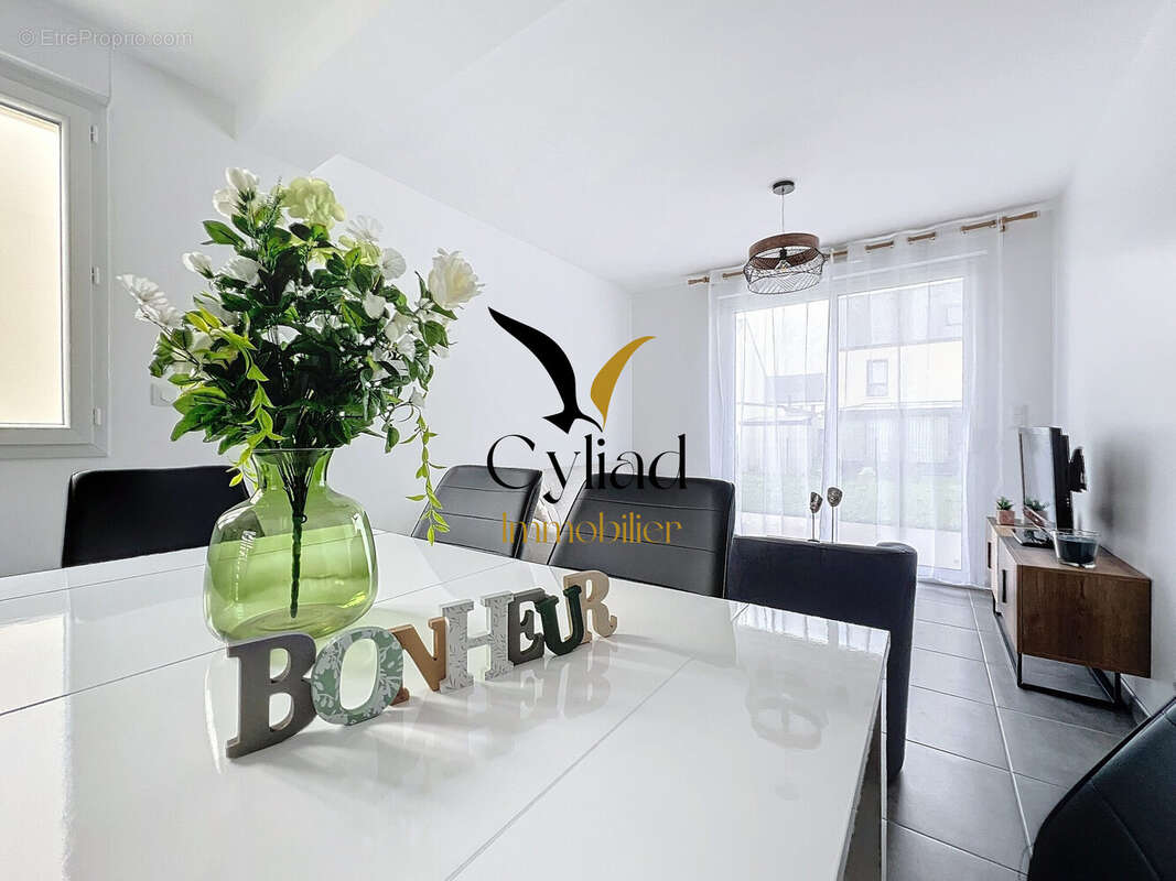 Maison à SAINT-MELOIR-DES-ONDES