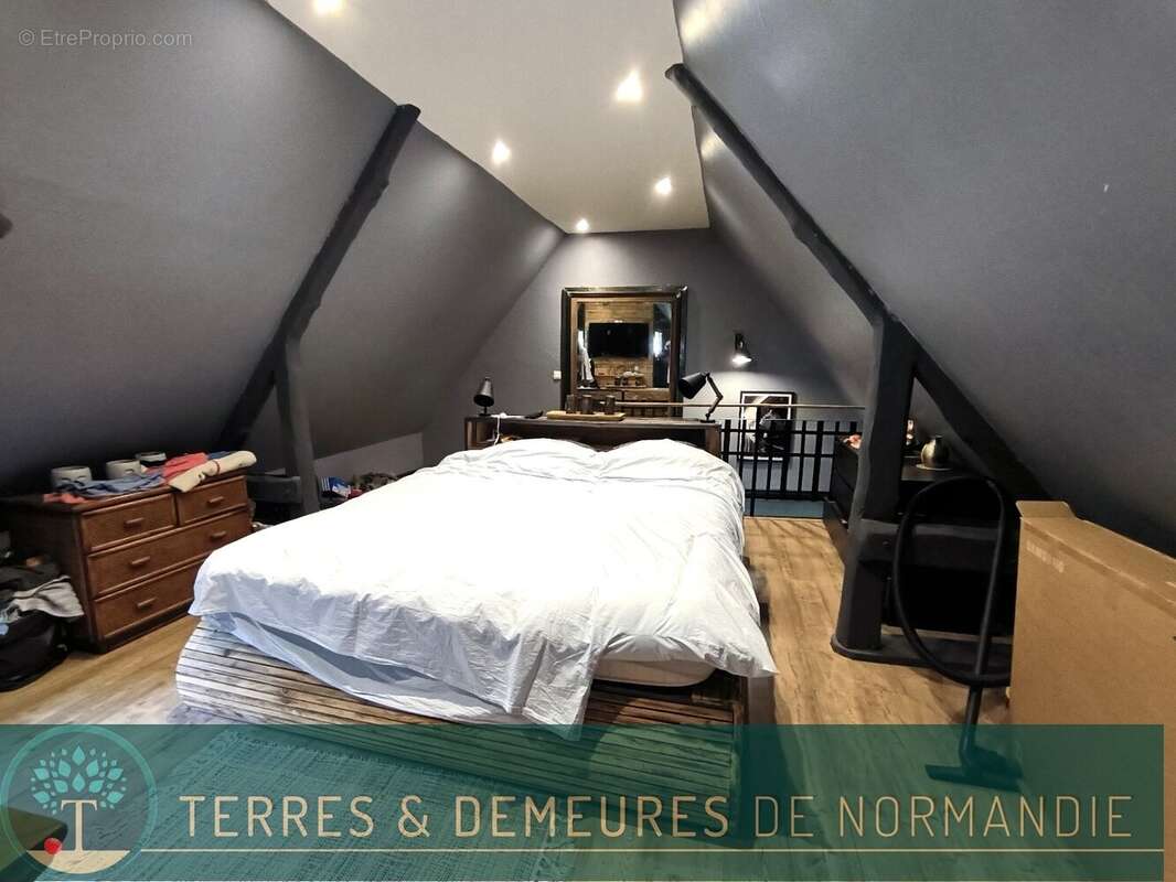 Maison à SAINT-HYMER