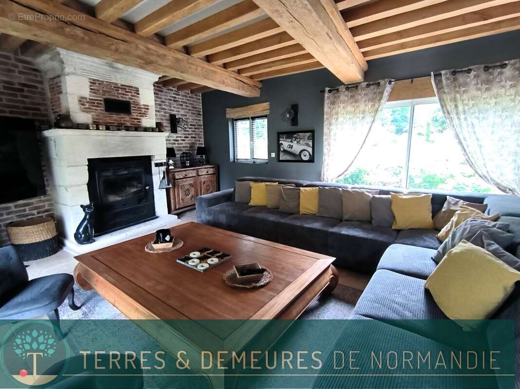 Maison à SAINT-HYMER