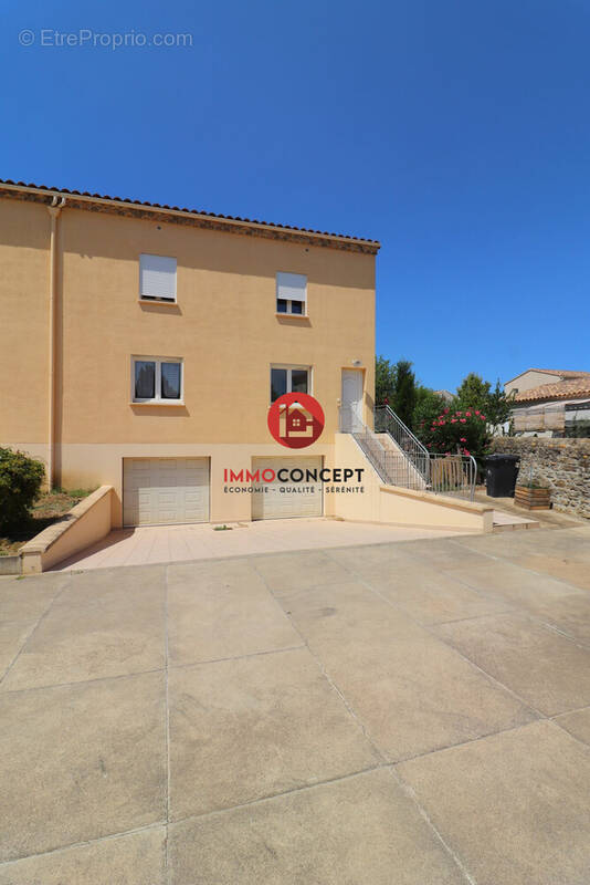 Maison à LAUDUN-L&#039;ARDOISE