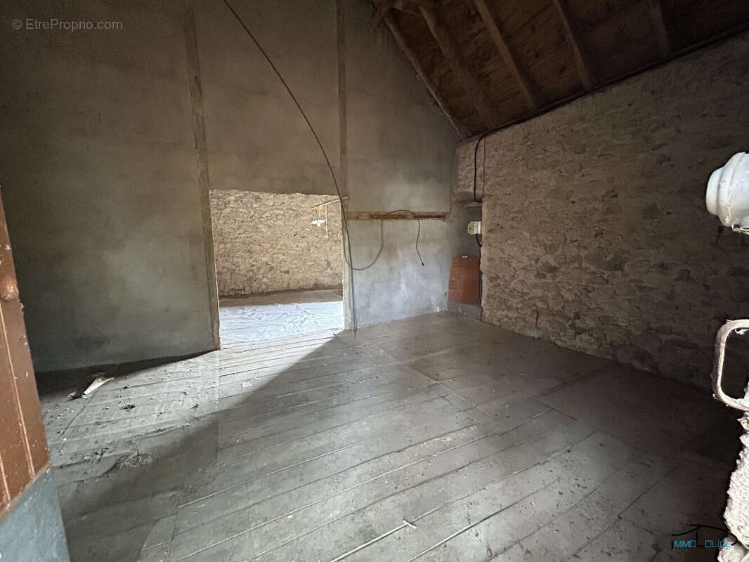 Maison à LANUEJOULS