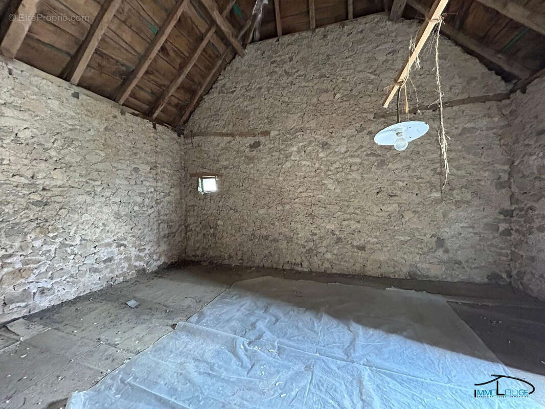 Maison à LANUEJOULS