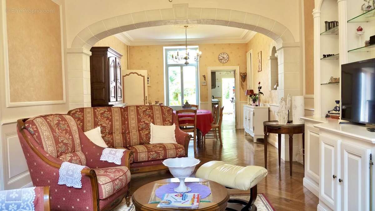 Maison à BONNETABLE