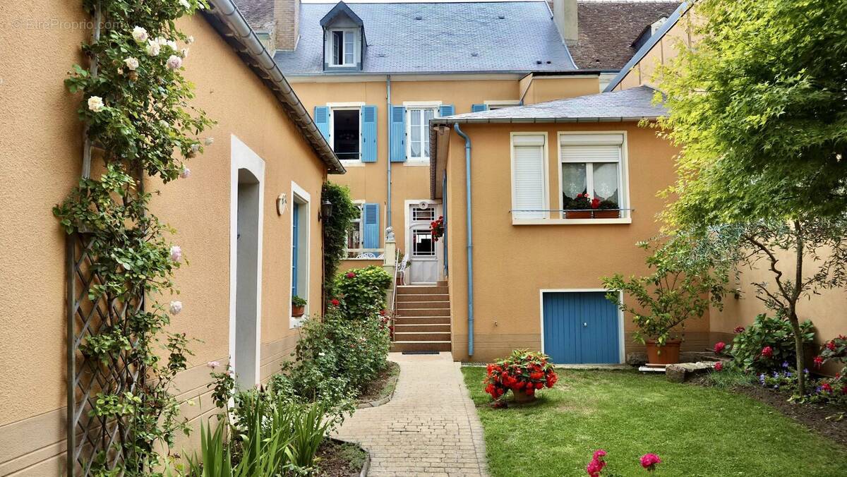 Maison à BONNETABLE