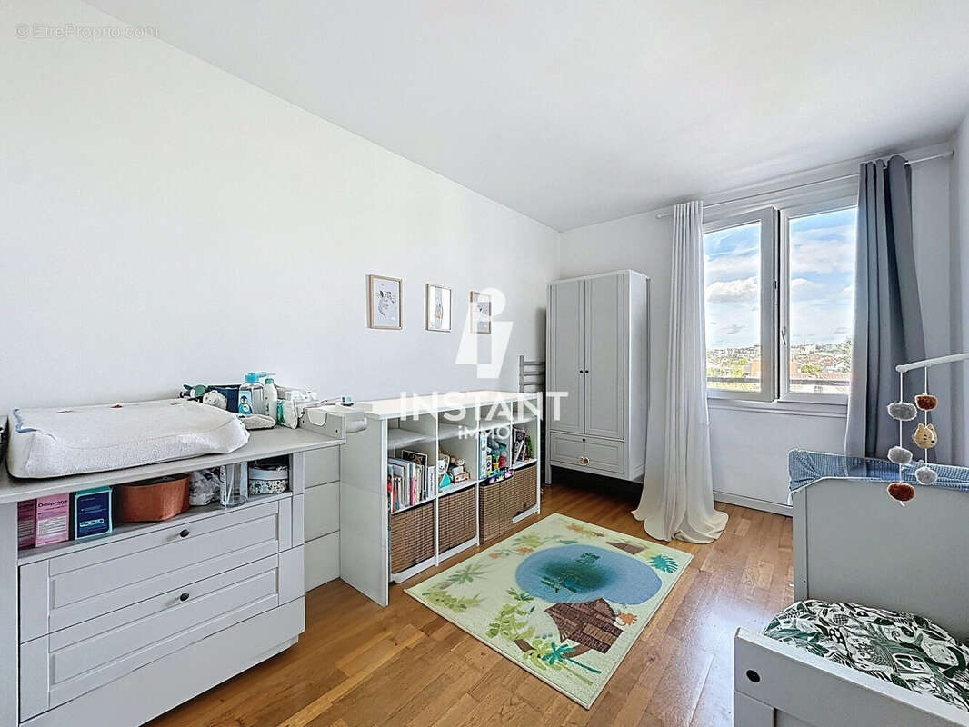 Appartement à LE PERREUX-SUR-MARNE