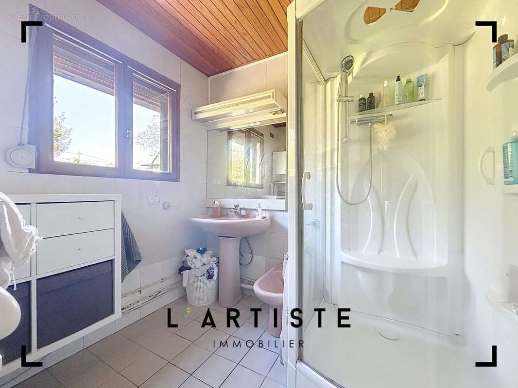 Maison à SAINT-ETIENNE-DU-ROUVRAY