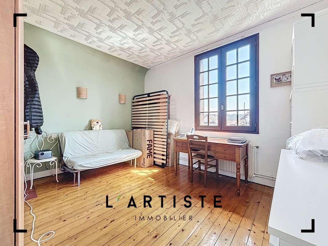 Maison à SAINT-ETIENNE-DU-ROUVRAY