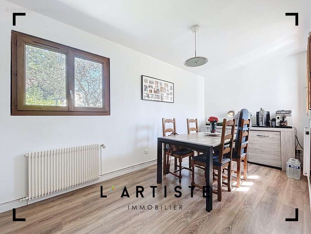 Maison à SAINT-ETIENNE-DU-ROUVRAY