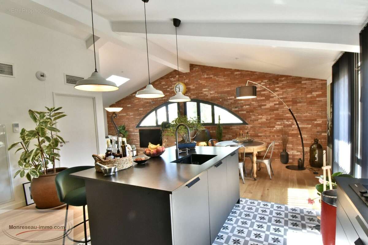 Appartement à VALLAURIS