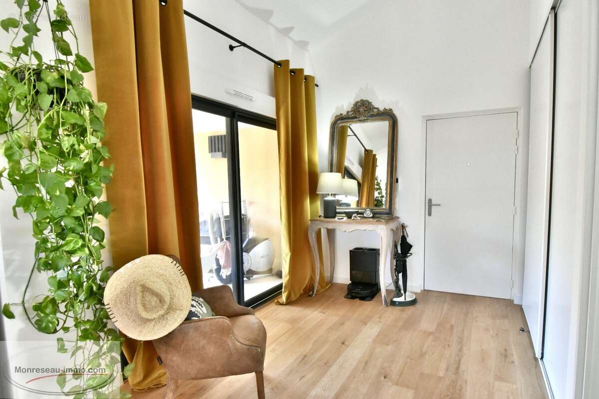 Appartement à VALLAURIS