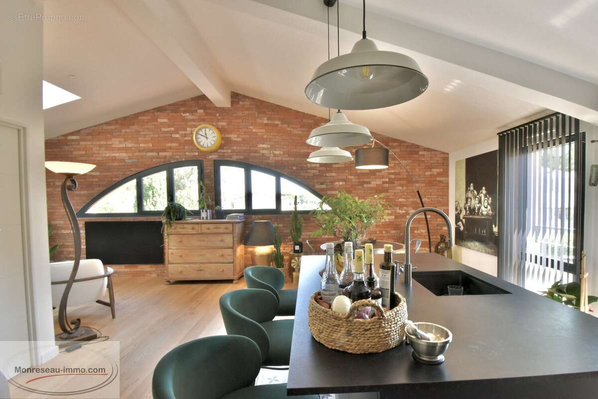 Appartement à VALLAURIS