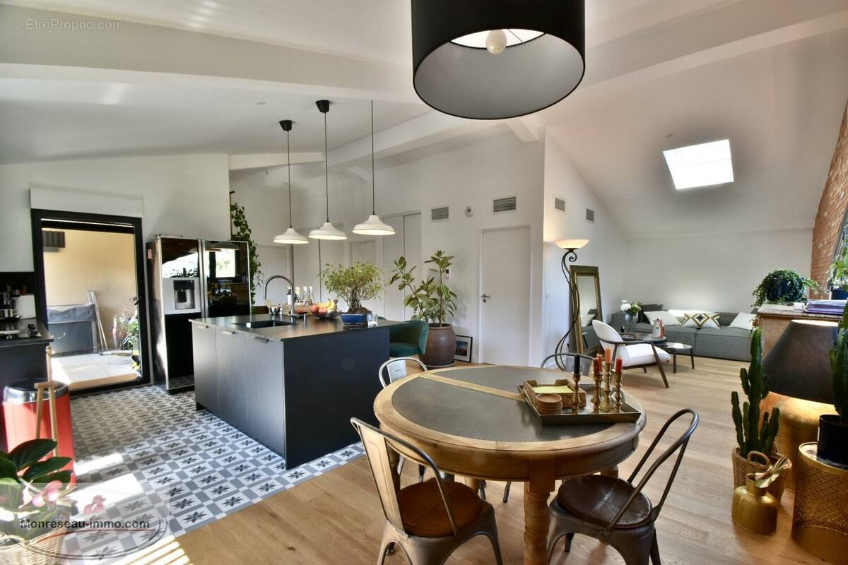 Appartement à VALLAURIS