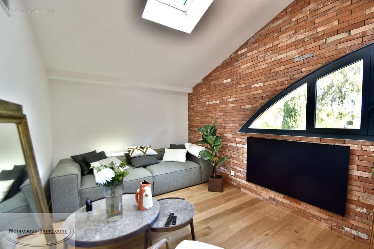 Appartement à VALLAURIS