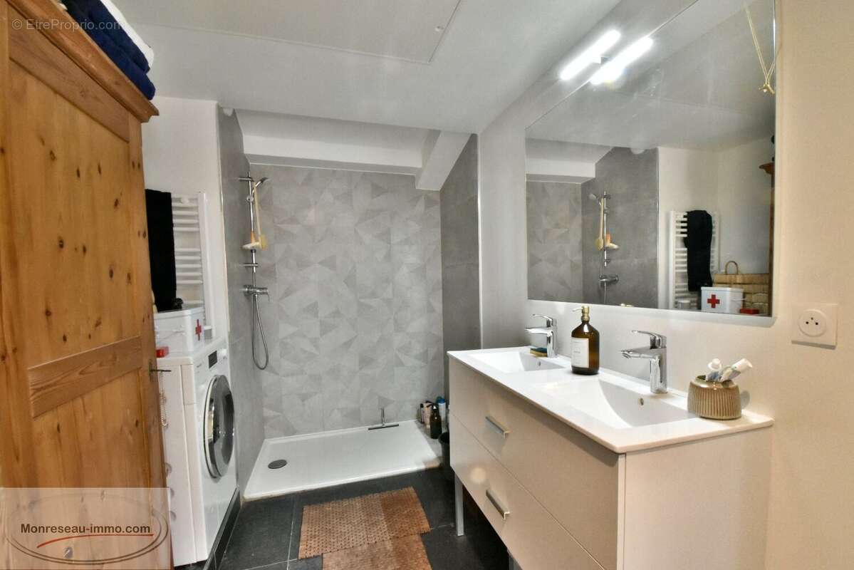 Appartement à VALLAURIS