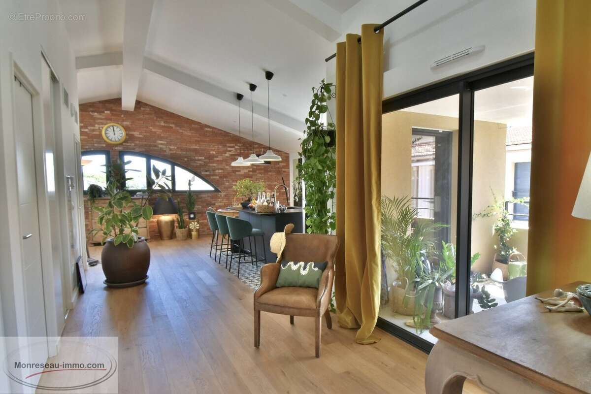 Appartement à VALLAURIS