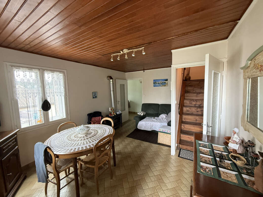 Maison à SAINT-FRONT