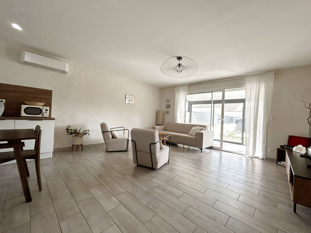 Maison à LEZIGNAN-CORBIERES