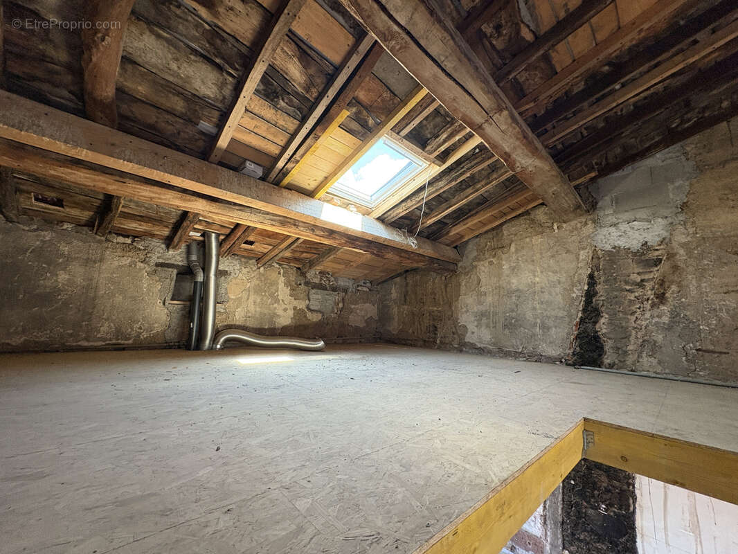 Appartement à SAINT-ROMAIN-DE-POPEY