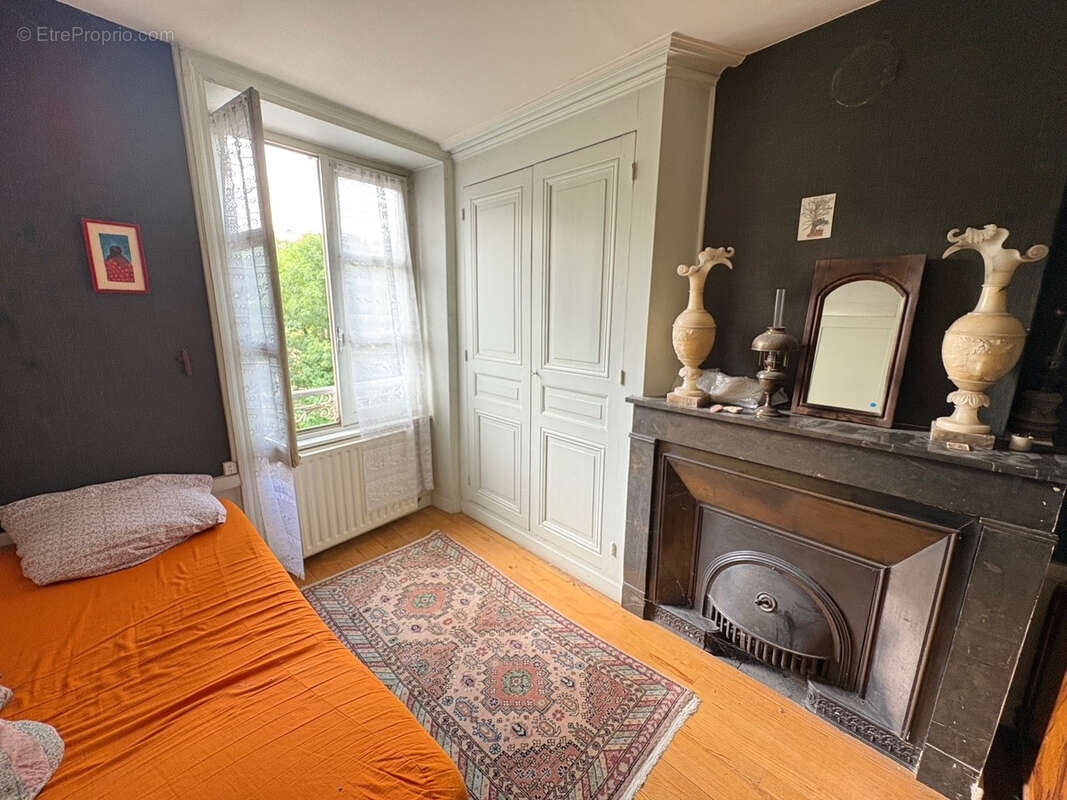 Appartement à PONTCHARRA-SUR-TURDINE