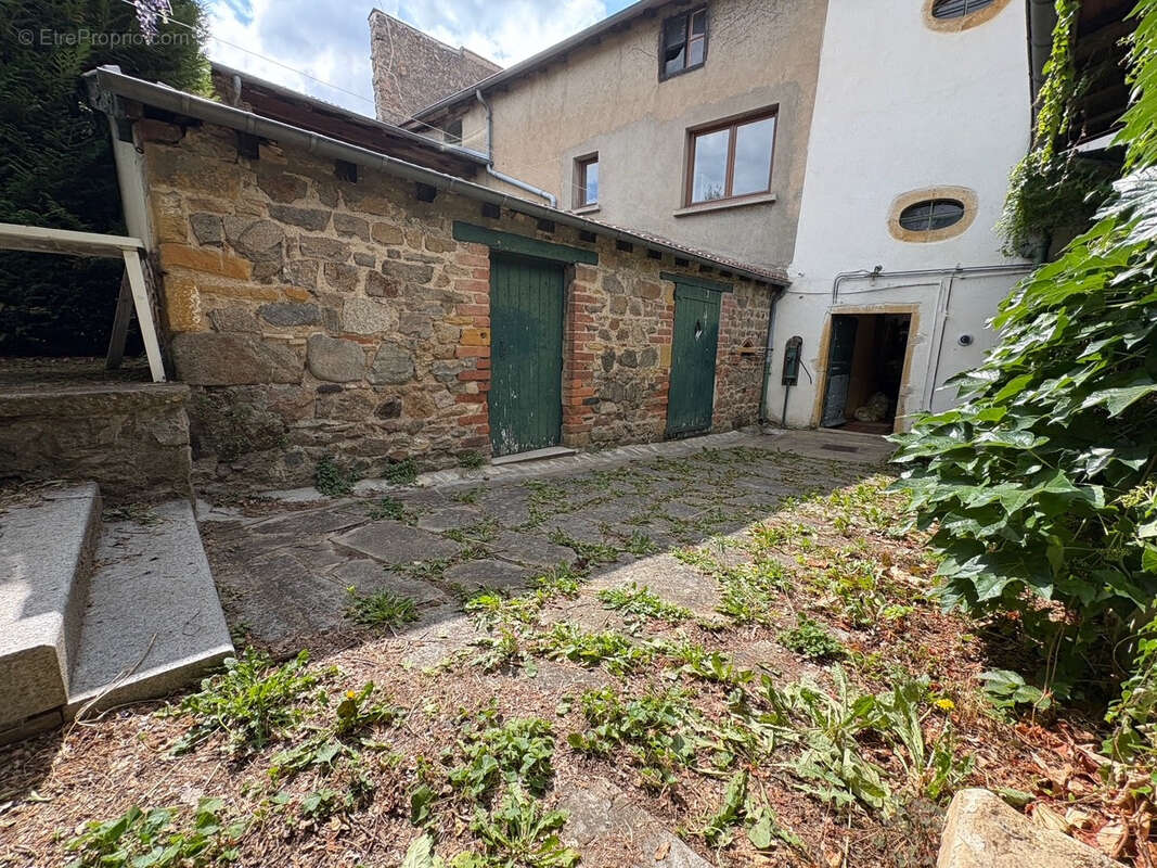 Appartement à PONTCHARRA-SUR-TURDINE