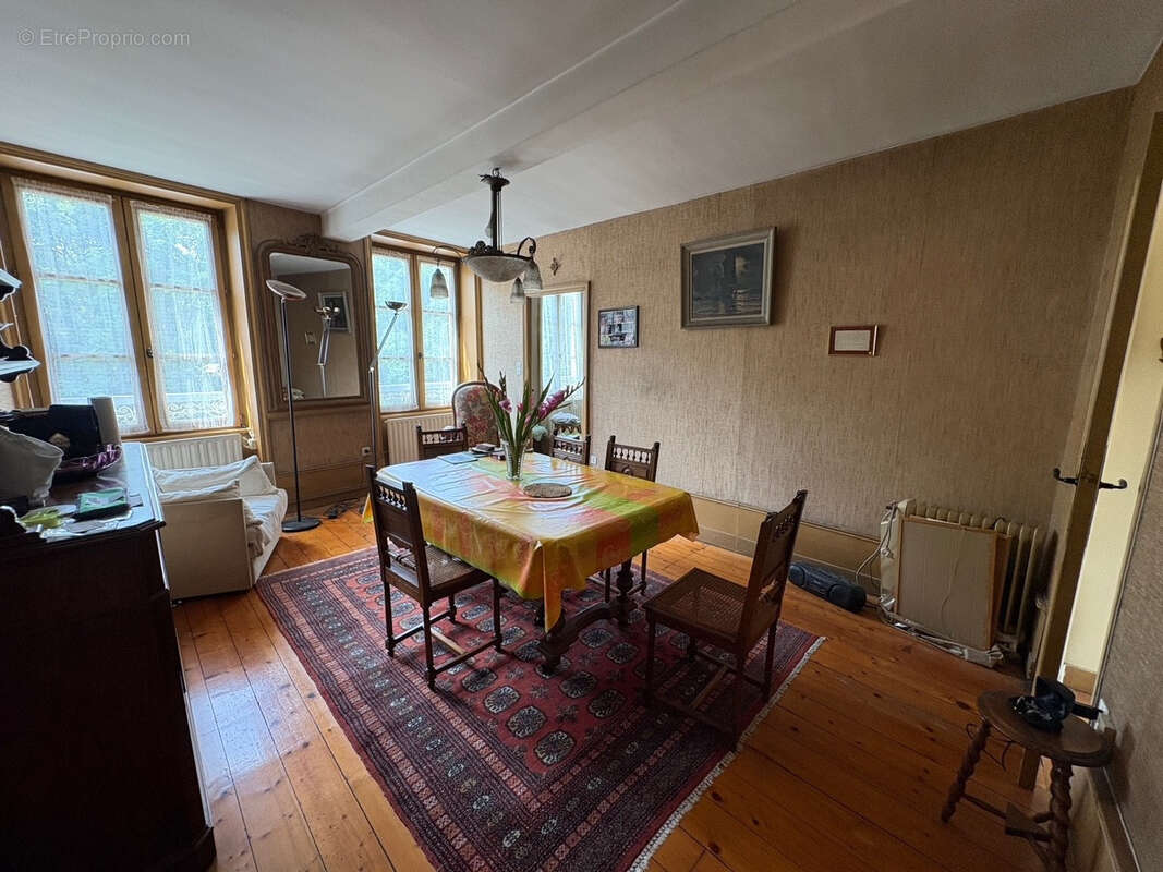 Appartement à PONTCHARRA-SUR-TURDINE