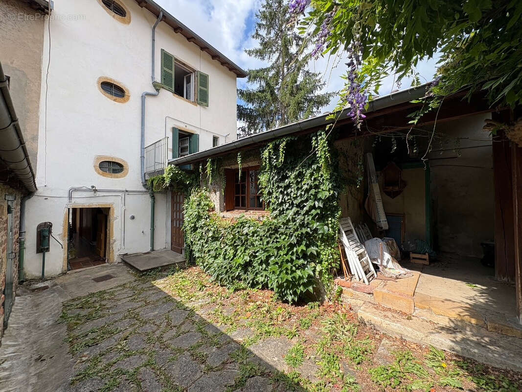 Appartement à PONTCHARRA-SUR-TURDINE