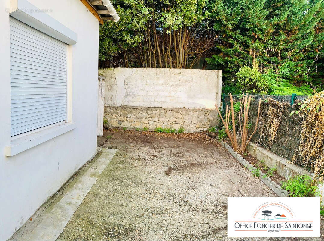 Cour /RDC - Appartement à ROYAN