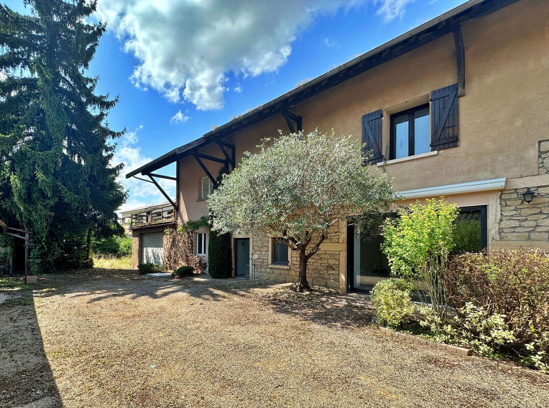 Appartement à BOURGOIN-JALLIEU