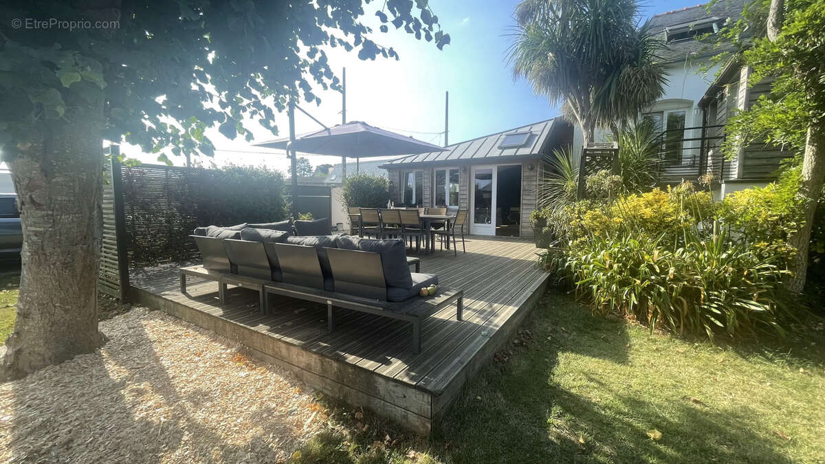 Maison à LE RELECQ-KERHUON