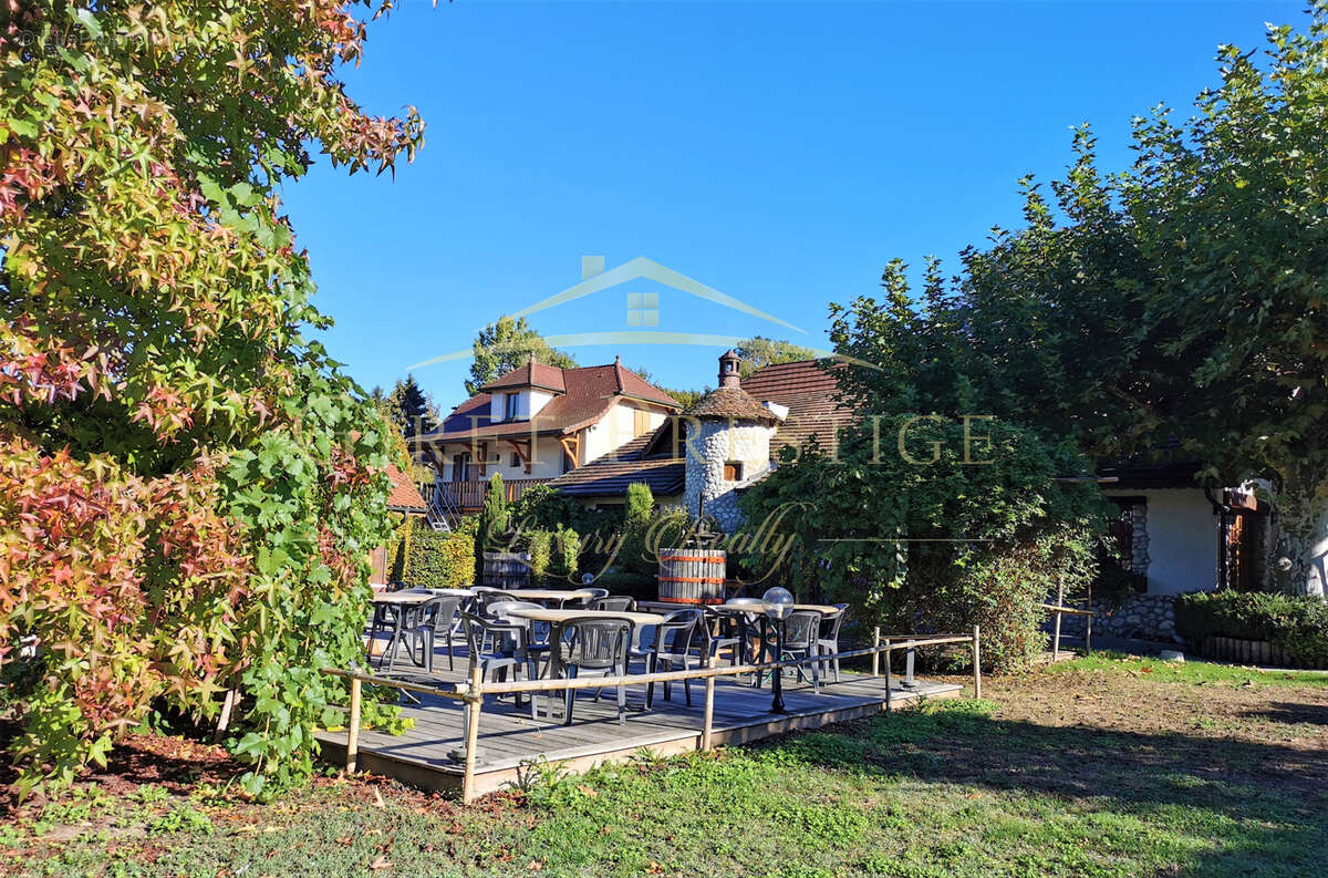 Commerce à SAINT-GENIX-SUR-GUIERS